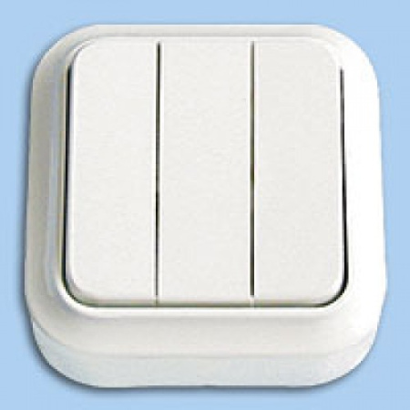 Выключатель наружный 3-клавишный белый